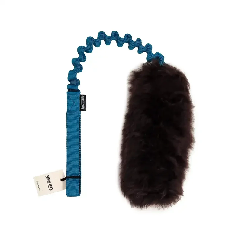 Szarpak z owcy czarne futro z niebieską rączką - duzy Szarpak z owcy czarne futro z niebieską rączką - duzy